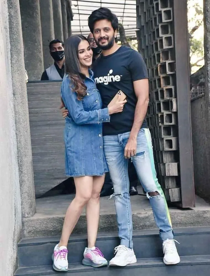 Did Genelia reveal ritesh?