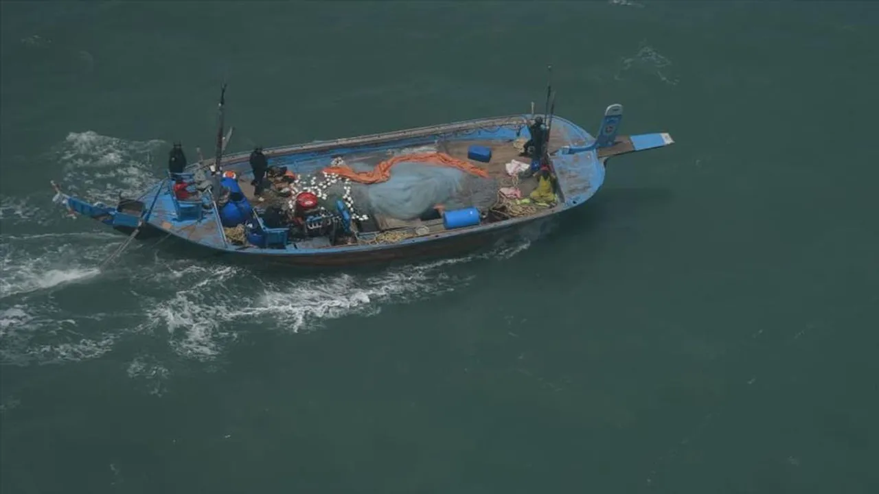 Pak fishing boat seized with drugs worth Rs 400 crore