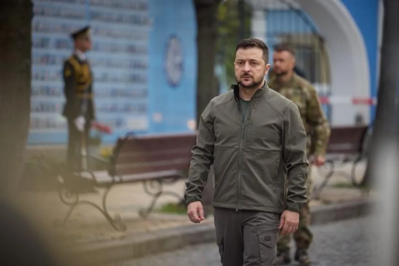 Zelensky lays wreath in honor of servicemembers killed in conflict