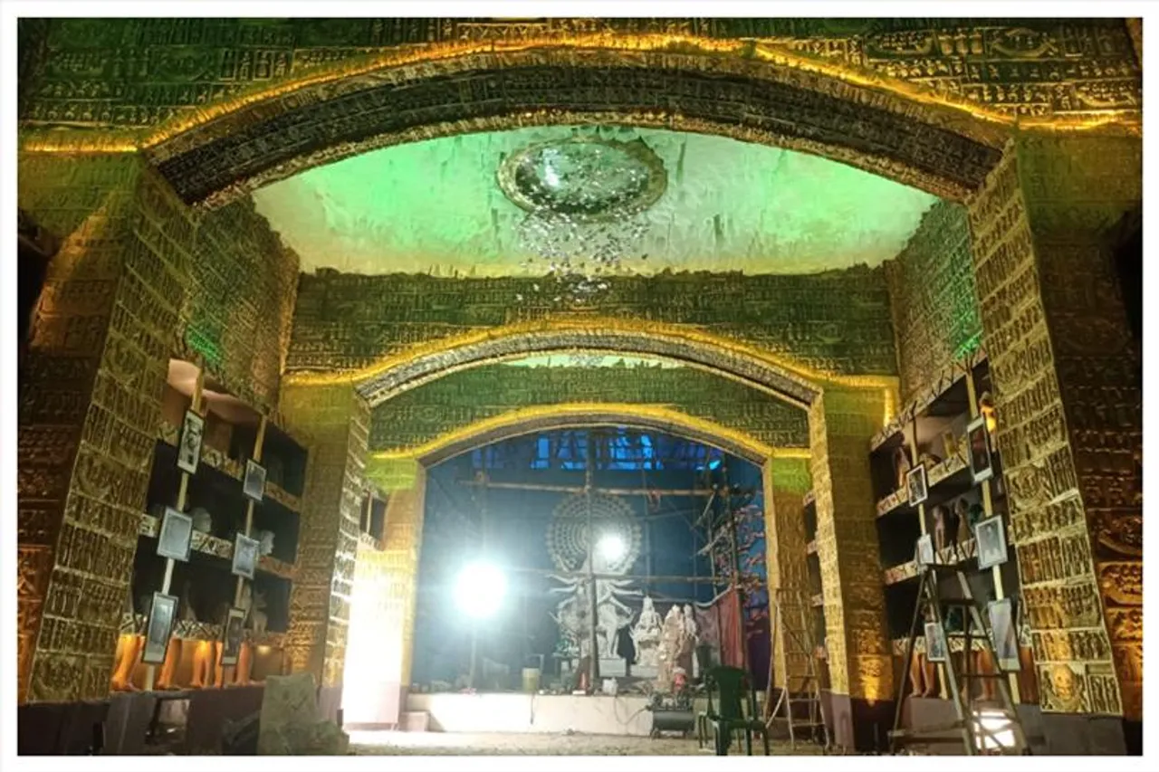 What the design of the pandal of Kolkata's famous Behala Buroshibtala Janakalyan Sangha this year?