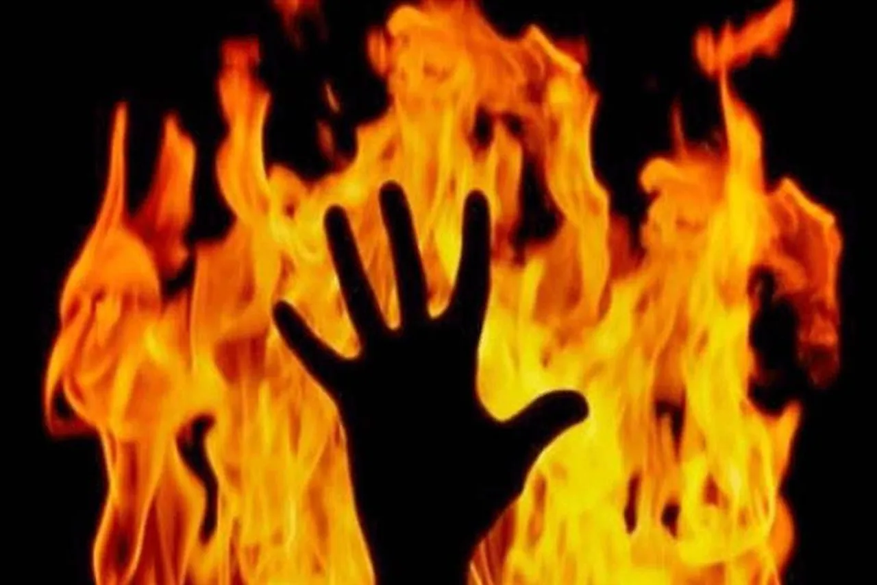 Massive fire brokes in Delhi