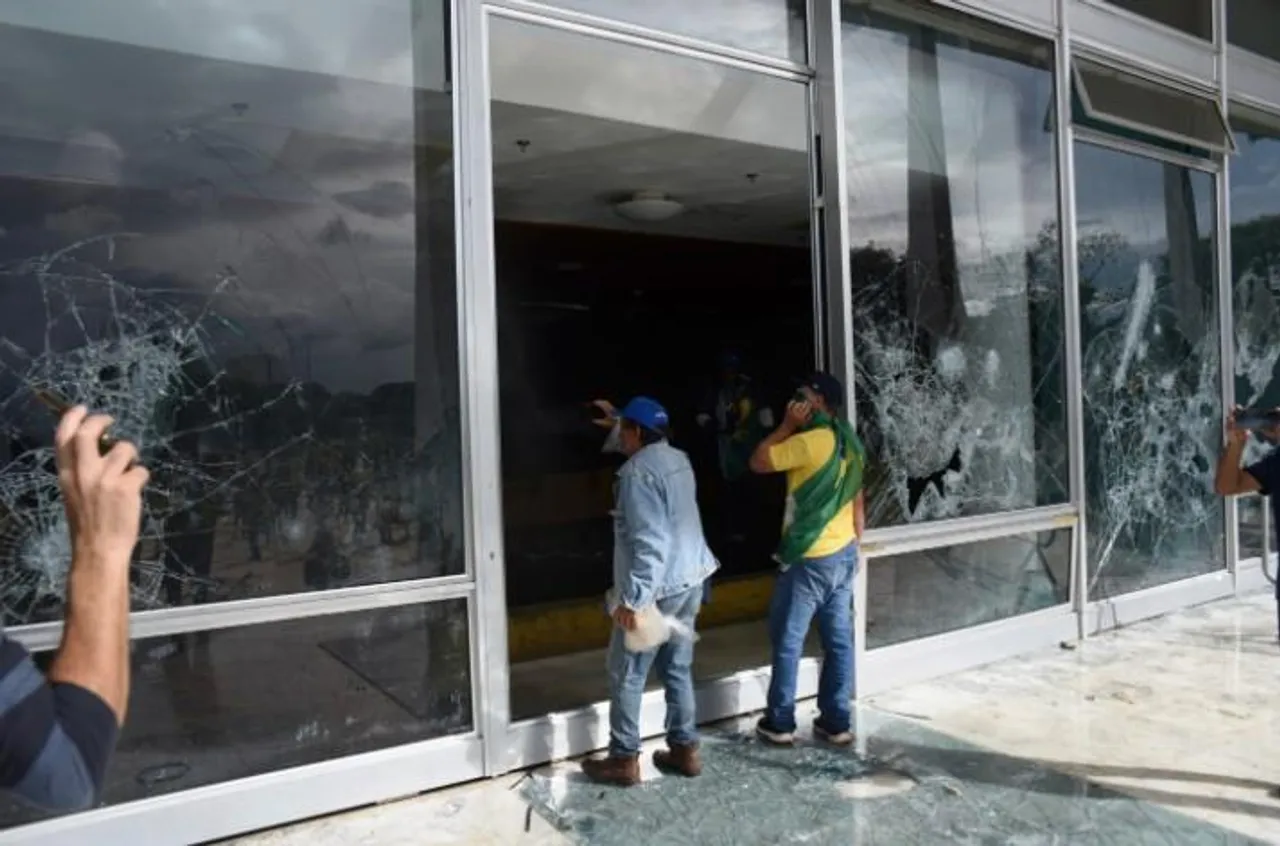 Bolsonaro's party calls it a "sad day for Brazilian nation" after supporters storm government buildings
