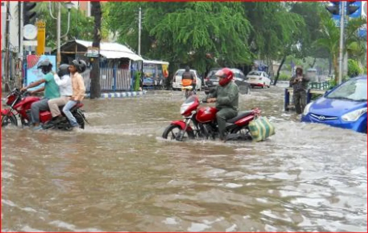 Kolkata under water, KMC tries to pump out throughout the day