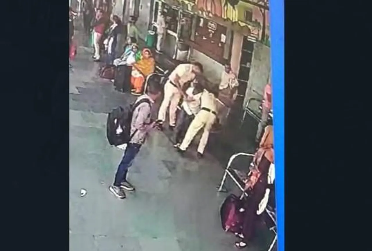 RPF officers saved the life of the passenger by giving the right treatment at the right time