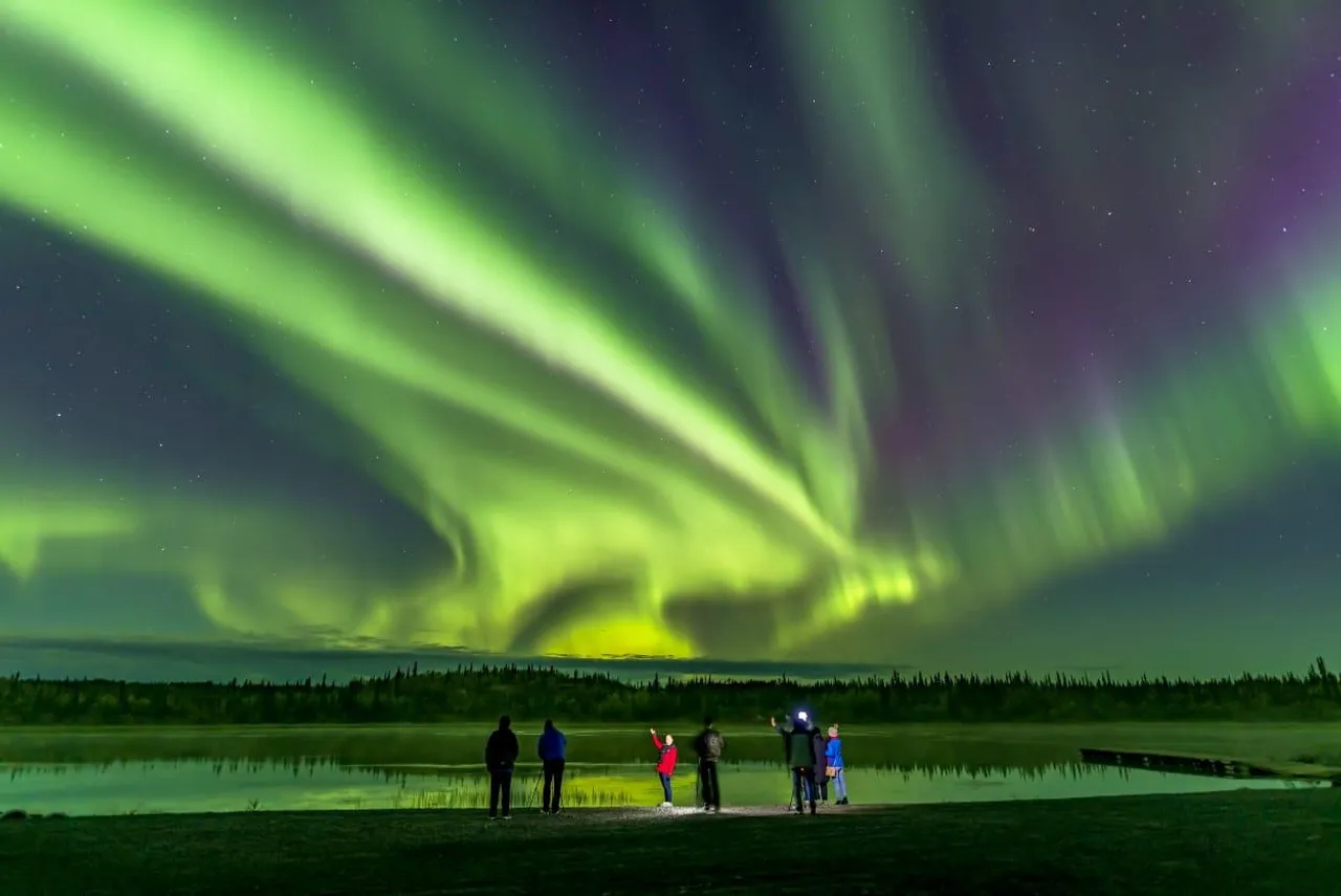 A"CANNIBAL" IS ON IT'S WAY FROM THE SUN  BUT NOT TO PANIC AS ,THE NORTHERN LIGHTS WOULD BE  VERY MUCH VISIBLE.