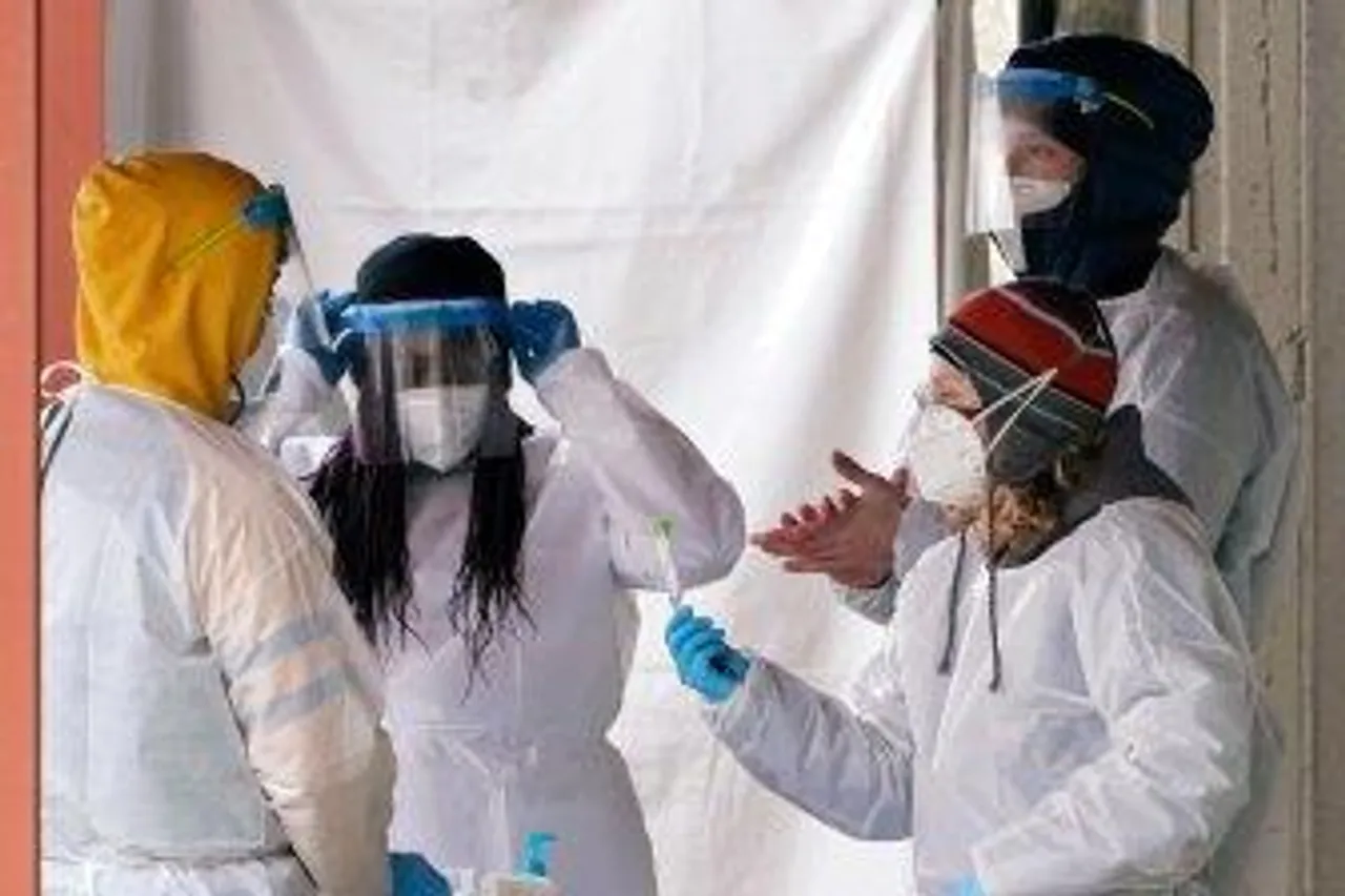 CANADA SEE'S RECORD BREAKING 14,456 NEW COVID19 CASES AMONG OMICRON SPREAD