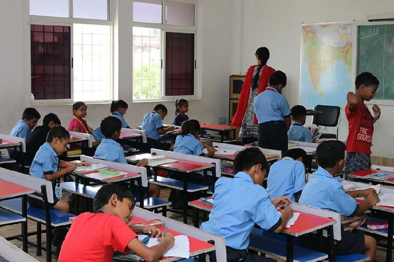 Order to close schools up to class 10 again