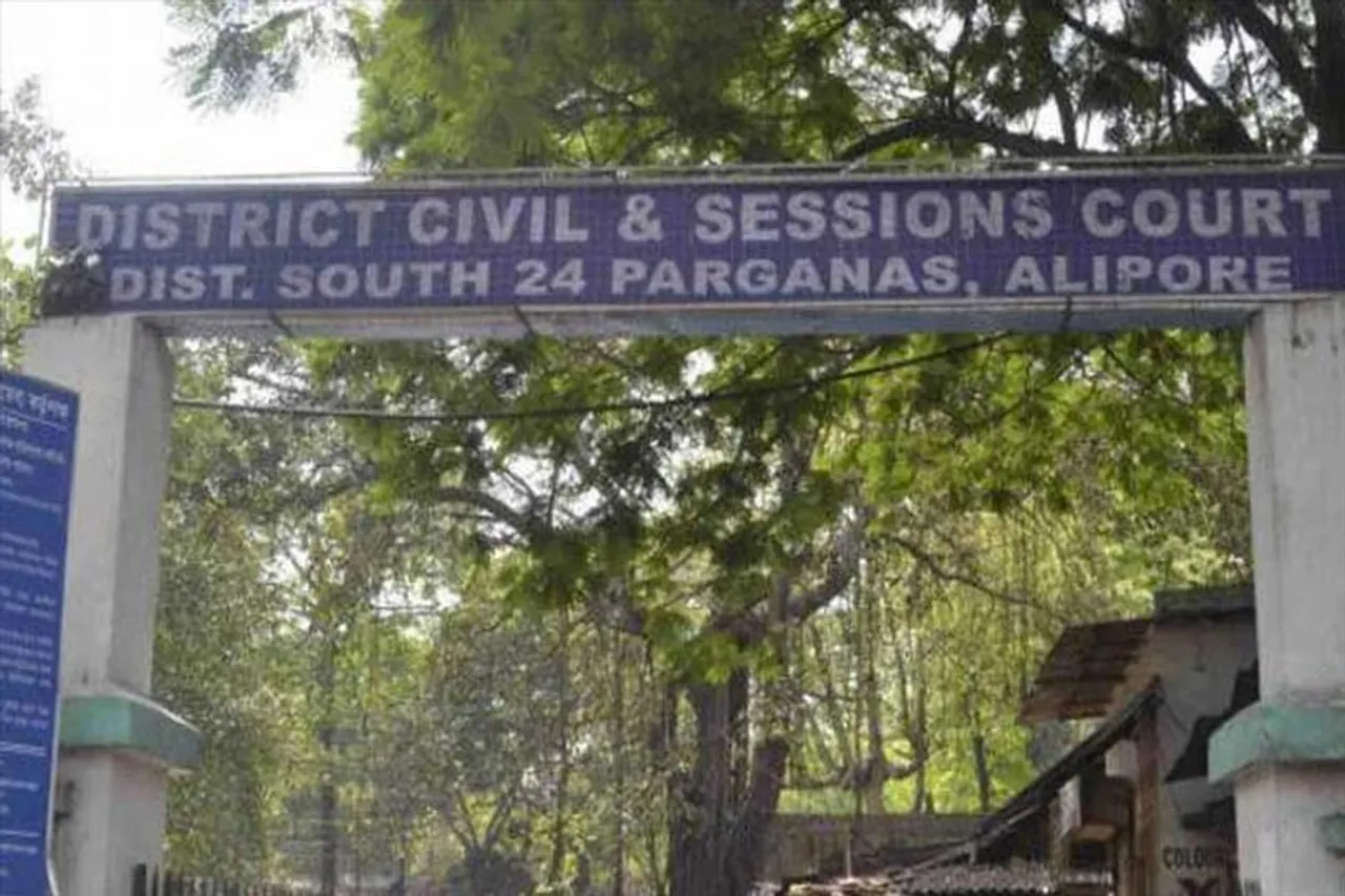 Alipore court has granted bail to 2 persons arrested in the case of recovery of crores of rupees in Gariahat