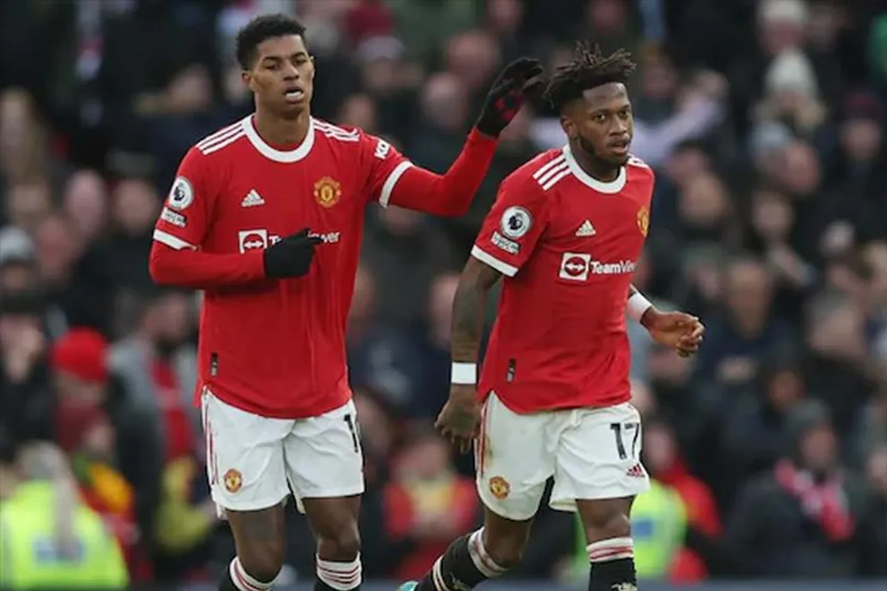 Manchester United extended contracts with four players