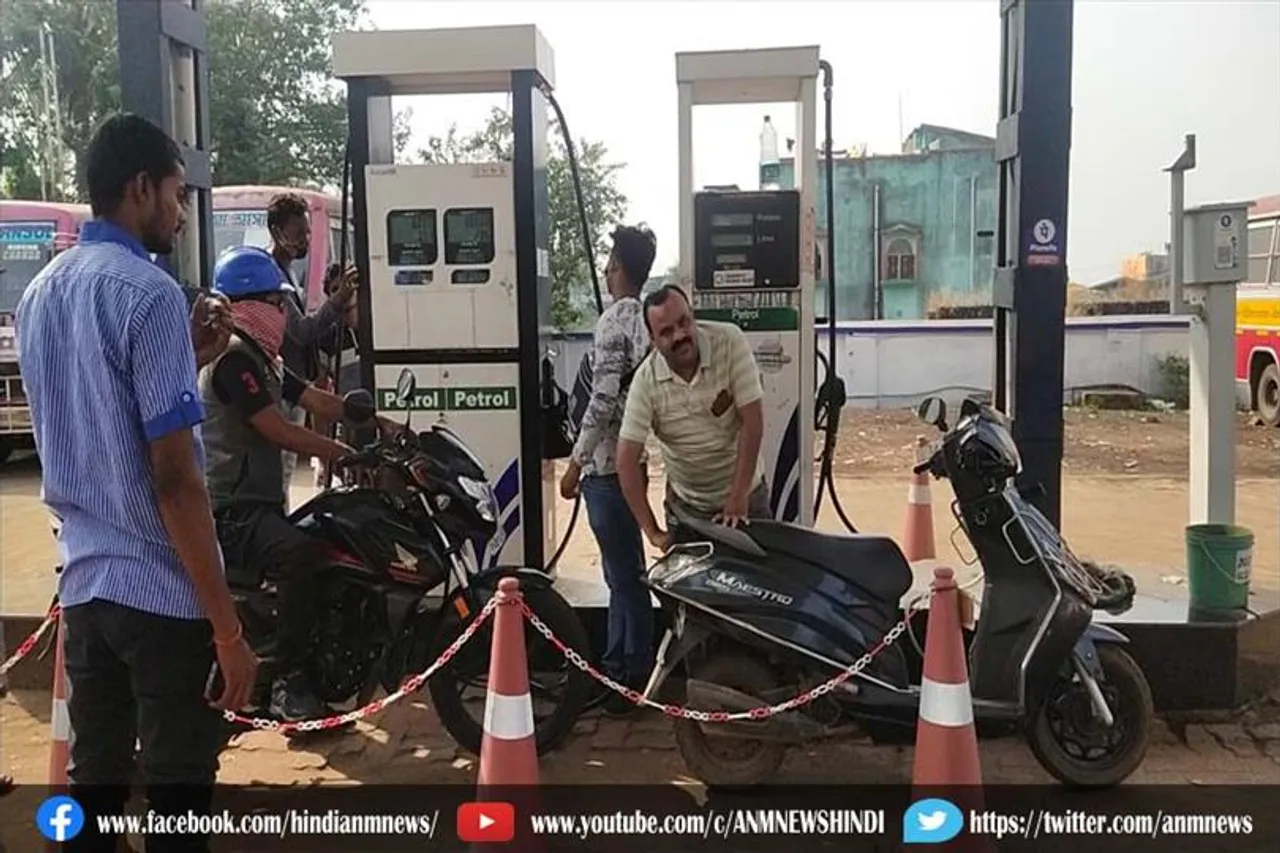 पेट्रोल-डीजल के दामों में कमी, आम जनता को थोड़ी रहत