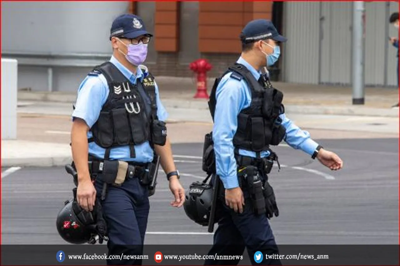 हांगकांग पुलिस ने एप्पल डेली के अधिकारियों को किया गिरफ्तार