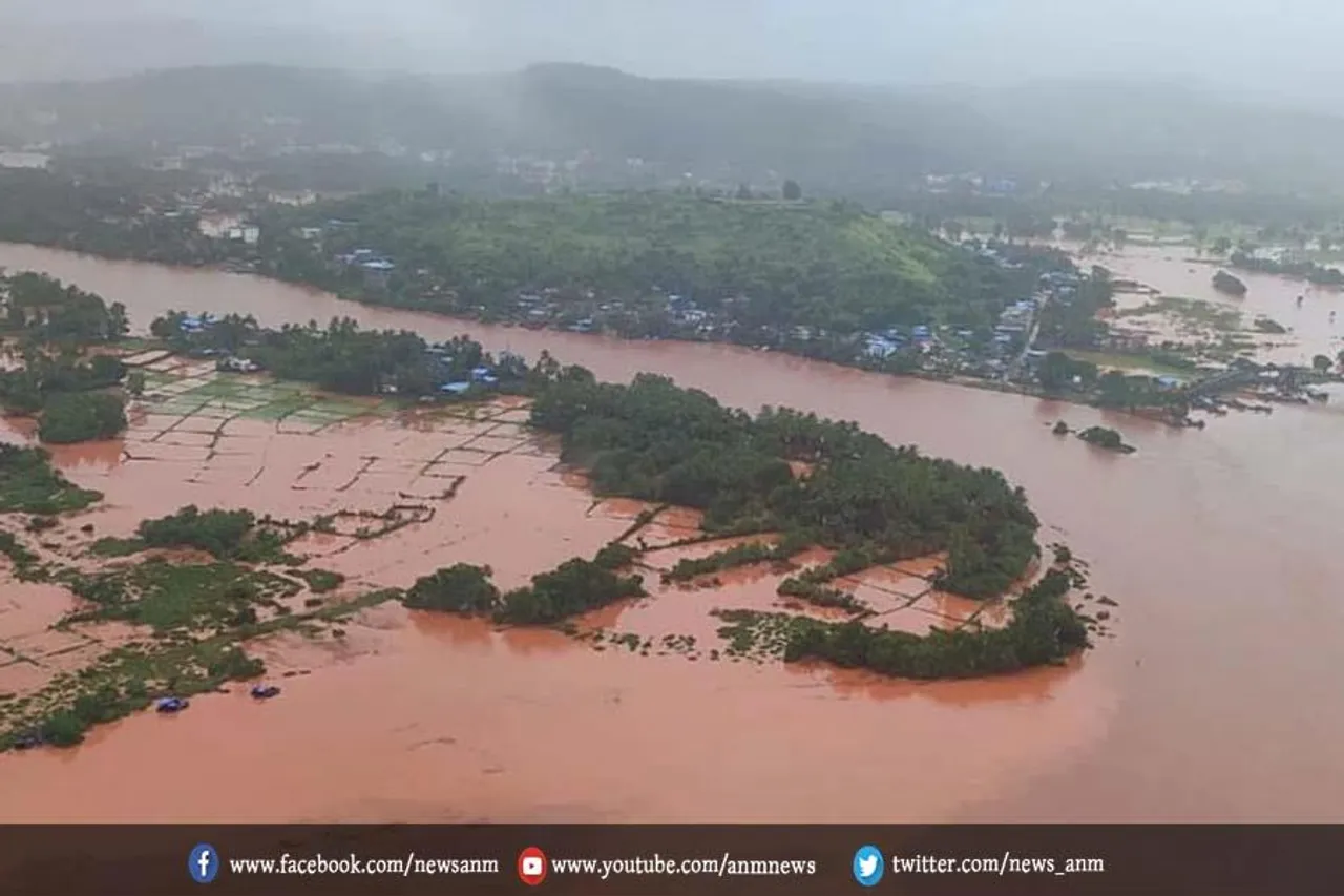 भारी बारिश के कारण 11 जिलों में रेड अलर्ट जारी