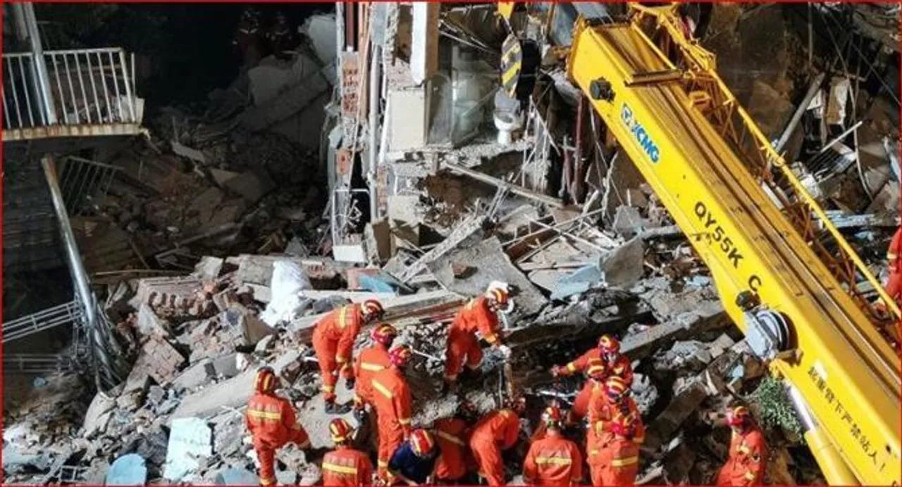 चीन में होटल ढहने से छह की मौत, कई मलबे में दबे