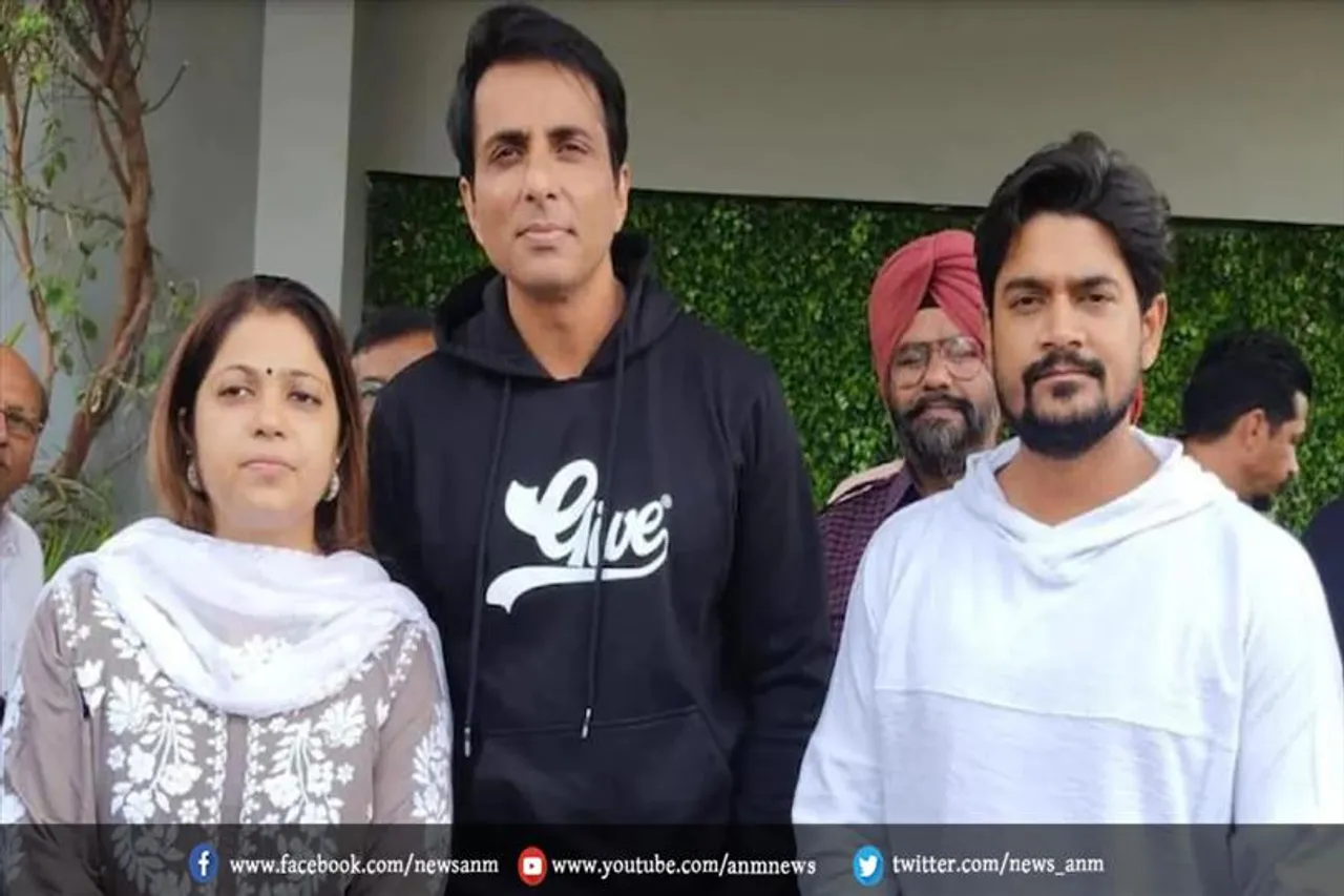 चुनाव आयोग ने सोनू सूद को पोलिंग बूथ पर जाने से रोका