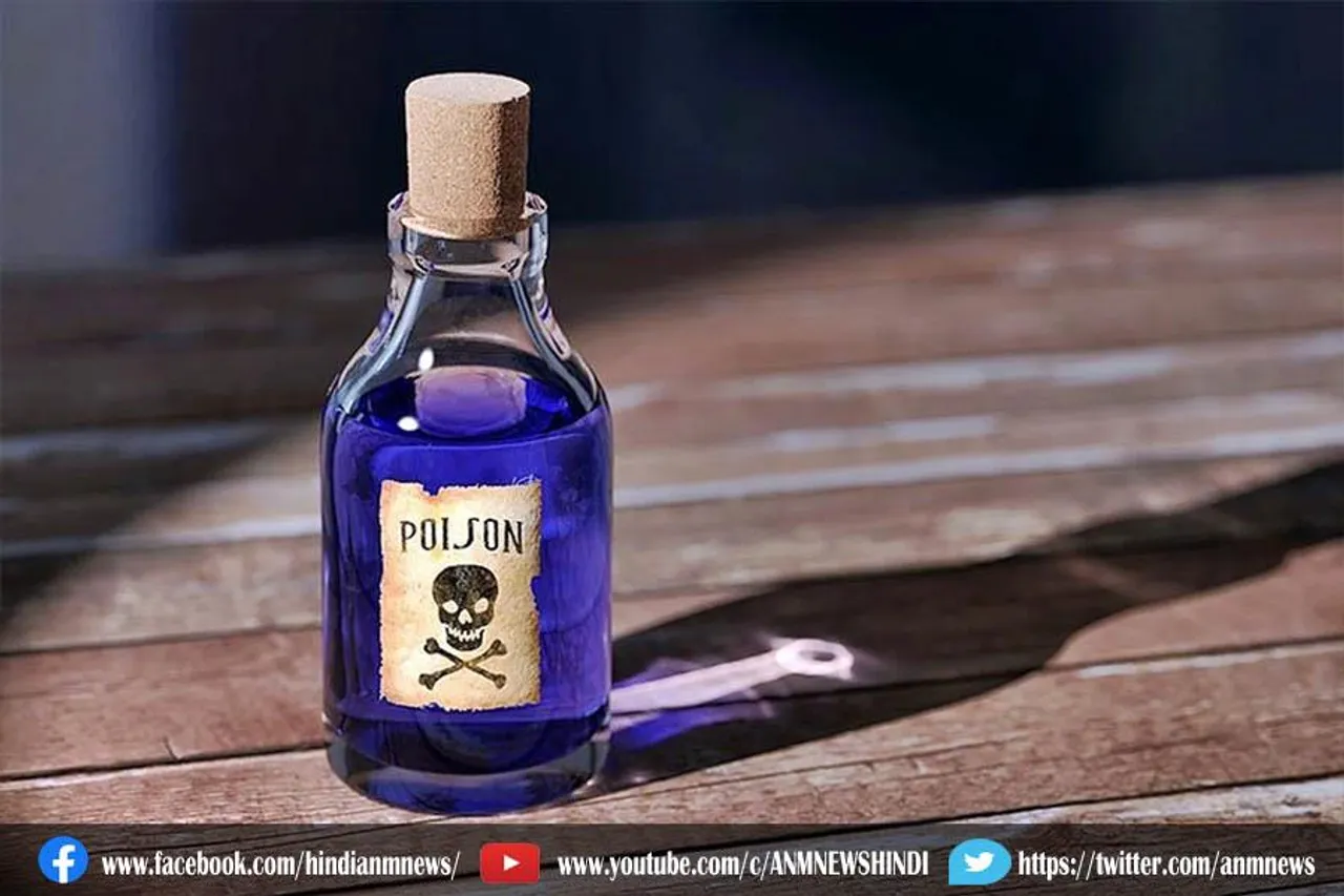 पश्चिम बंगाल के शिक्षा विभाग मुख्यालय के बाहर 5 टीचर्स ने खाया जहर