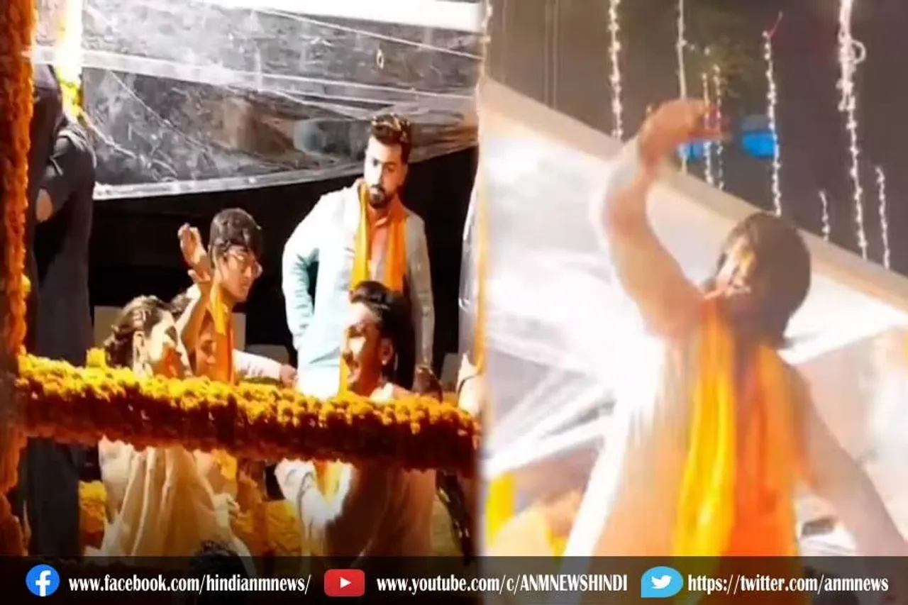 गणेश विसर्जन पूजा में खूब झूमे रणवीर सिंह, दीपिका पादुकोण भी रहीं साथ