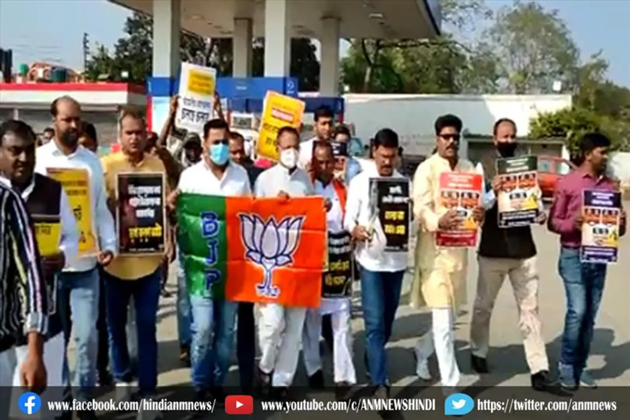 भाजपा ने किया सड़क अवरोध, राज्य सरकार द्वारा डीजल-पेट्रोल में टैक्स में कोई छुट नहीं दी गई