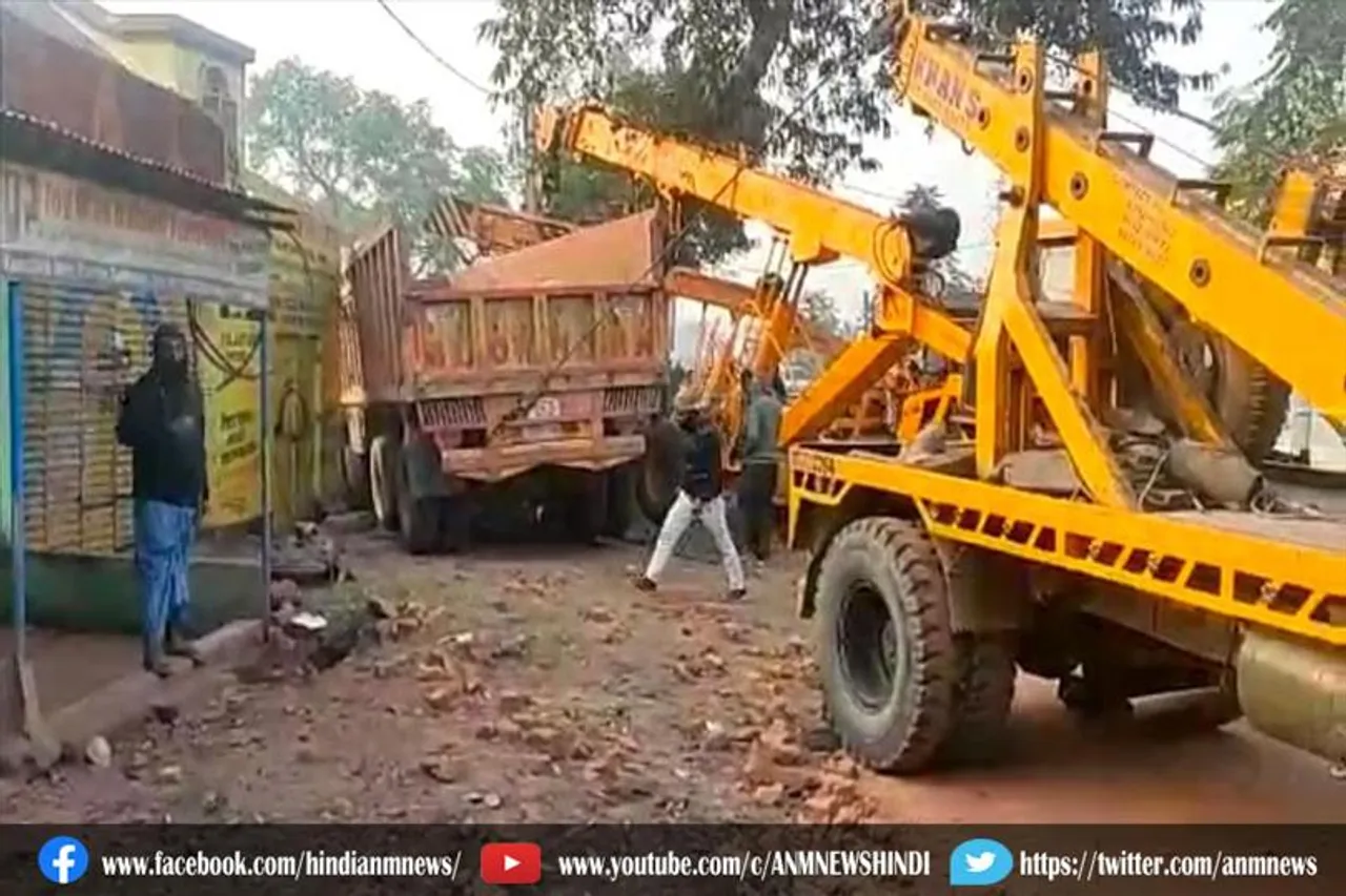 ट्रेलर अनियंत्रित बोलेरो को मारी टक्कर