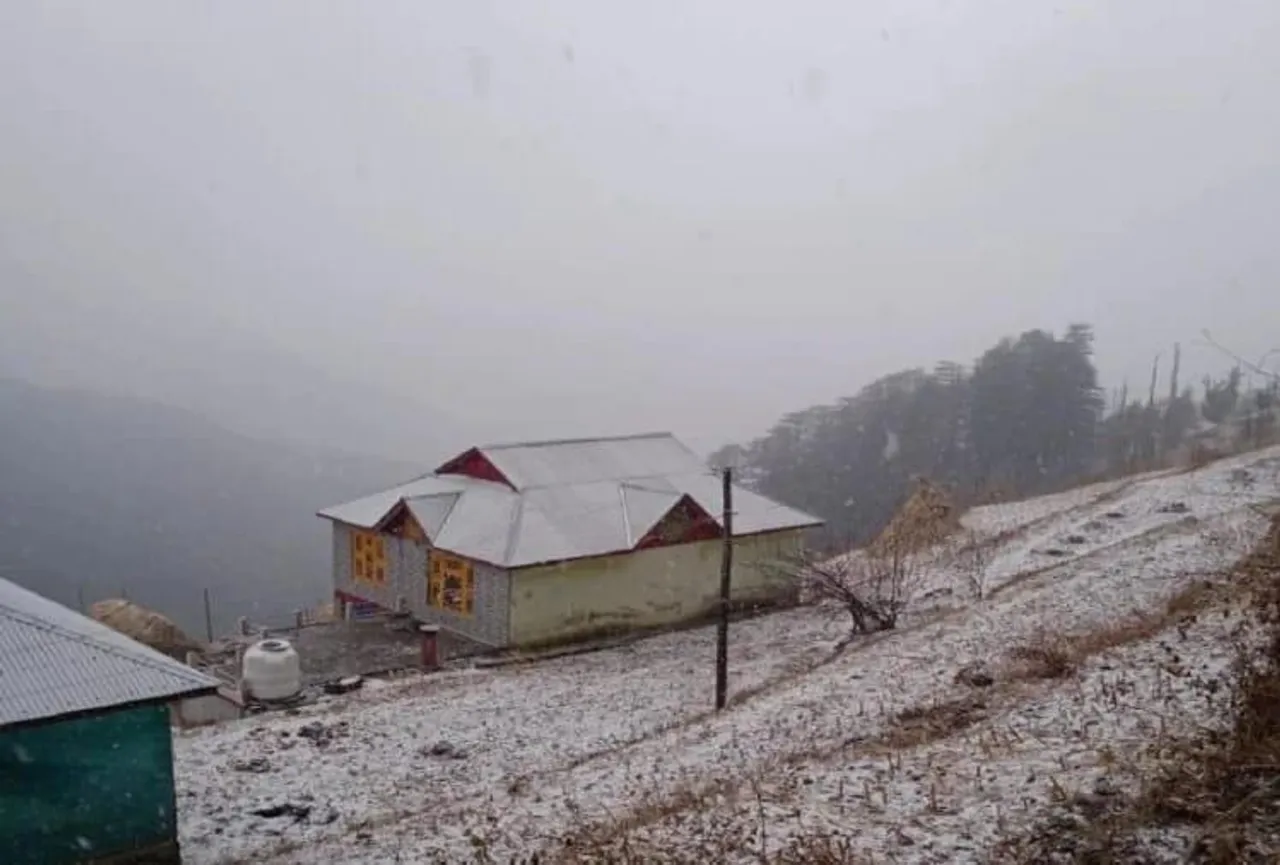 आज घाटी में भारी बारिश और बर्फबारी की चेतावनी