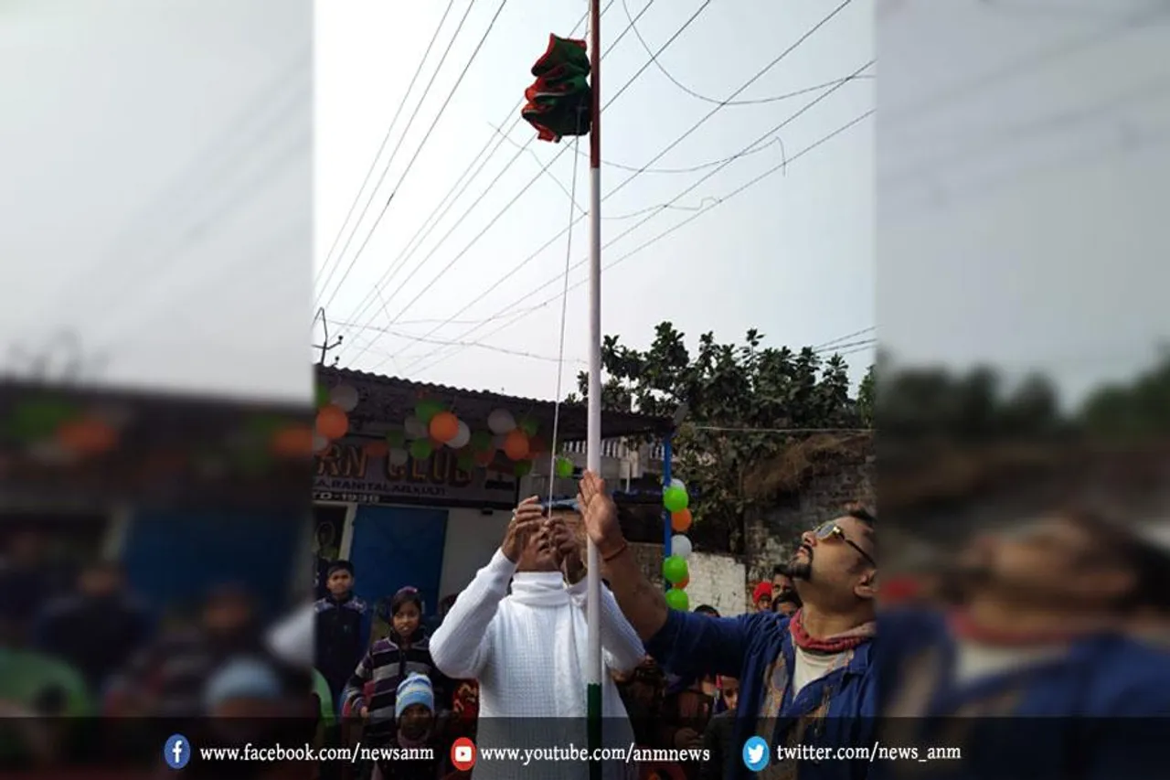 समाजसेवी खुर्शीद अनवर ने राष्ट्रीय ध्वज फहराया