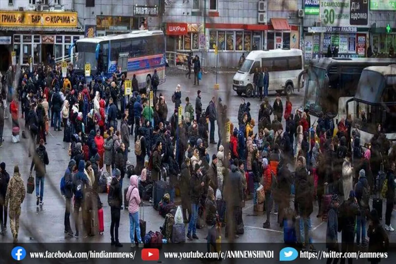 कीव के पास से 700 लोग निकले