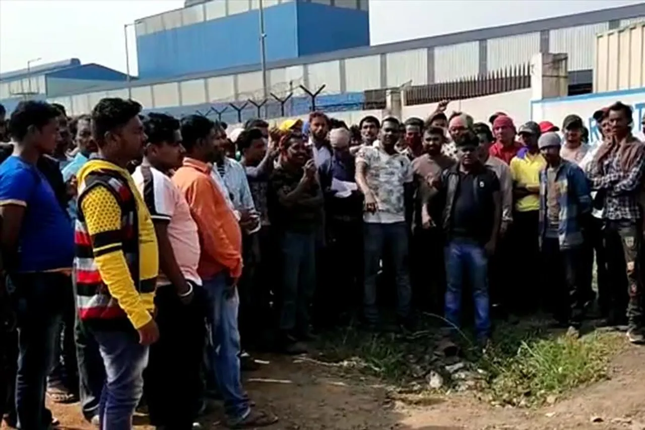 गैर सरकारी कारखाने के श्रमिकों ने बोनस को लेकर किया हंगामा