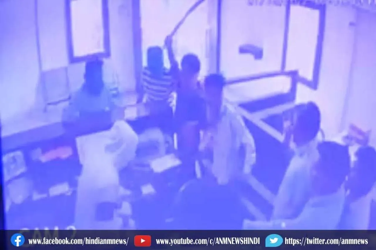 दिल दहला देने वाली लूट, देखे वीडियो