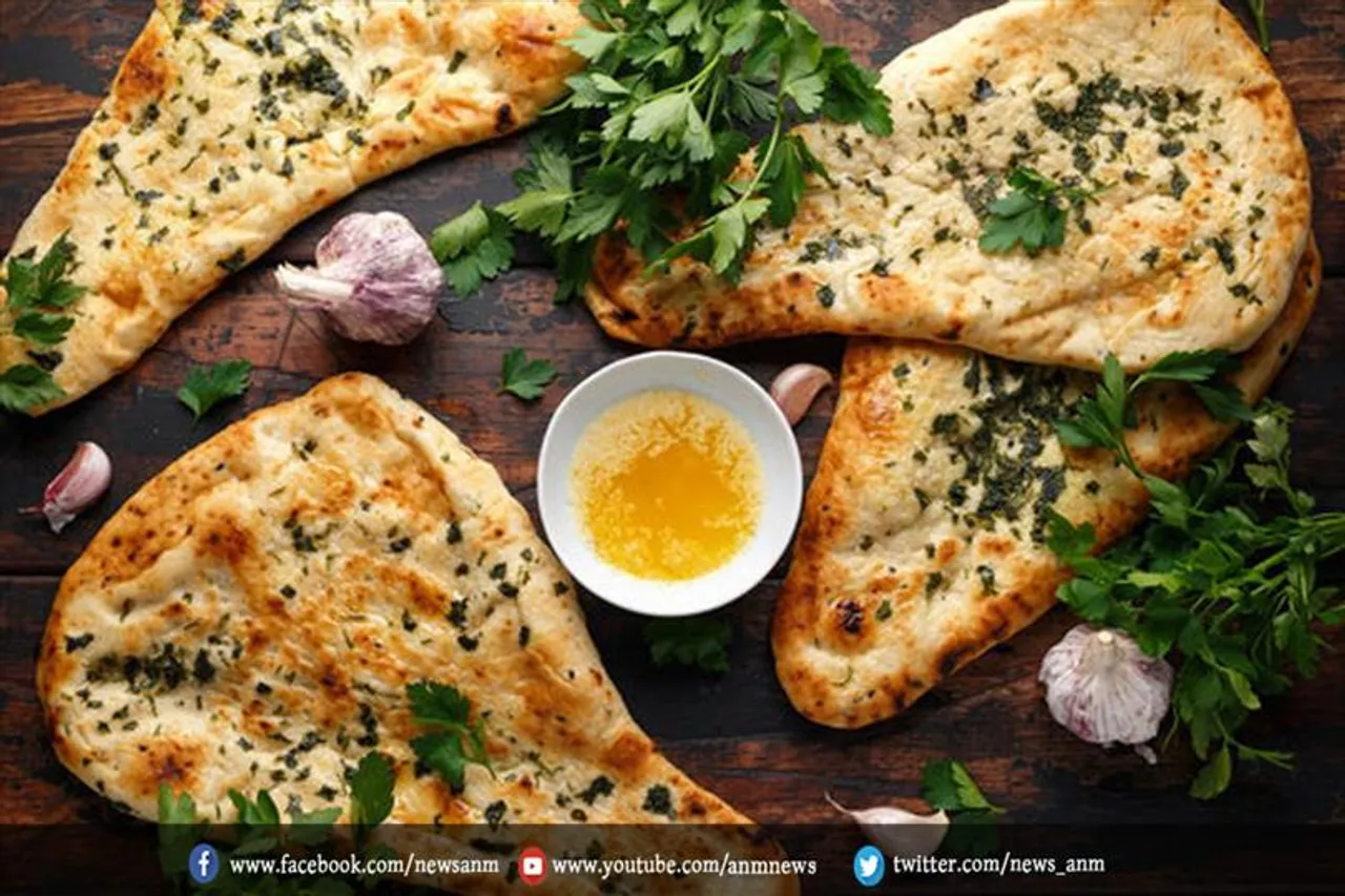 घर पर बनाए स्वादिष्ट गार्लिक नान