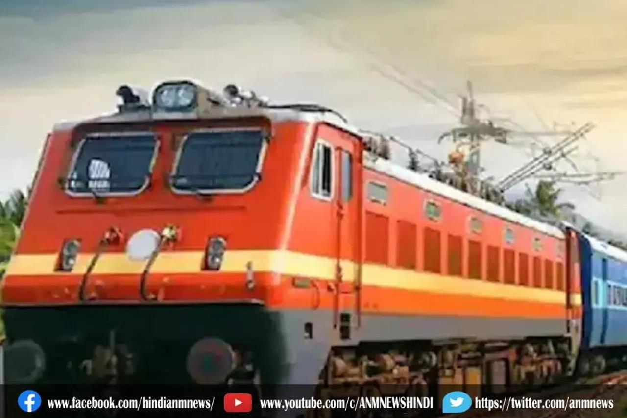 कूपन खरीदने वाले पहले यात्री बने
