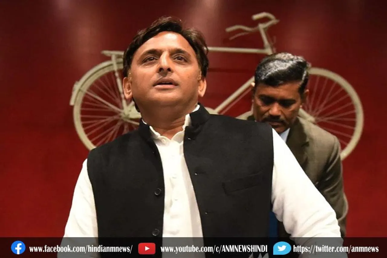 सपा मुख्यालय पहुंचे अखिलेश यादव