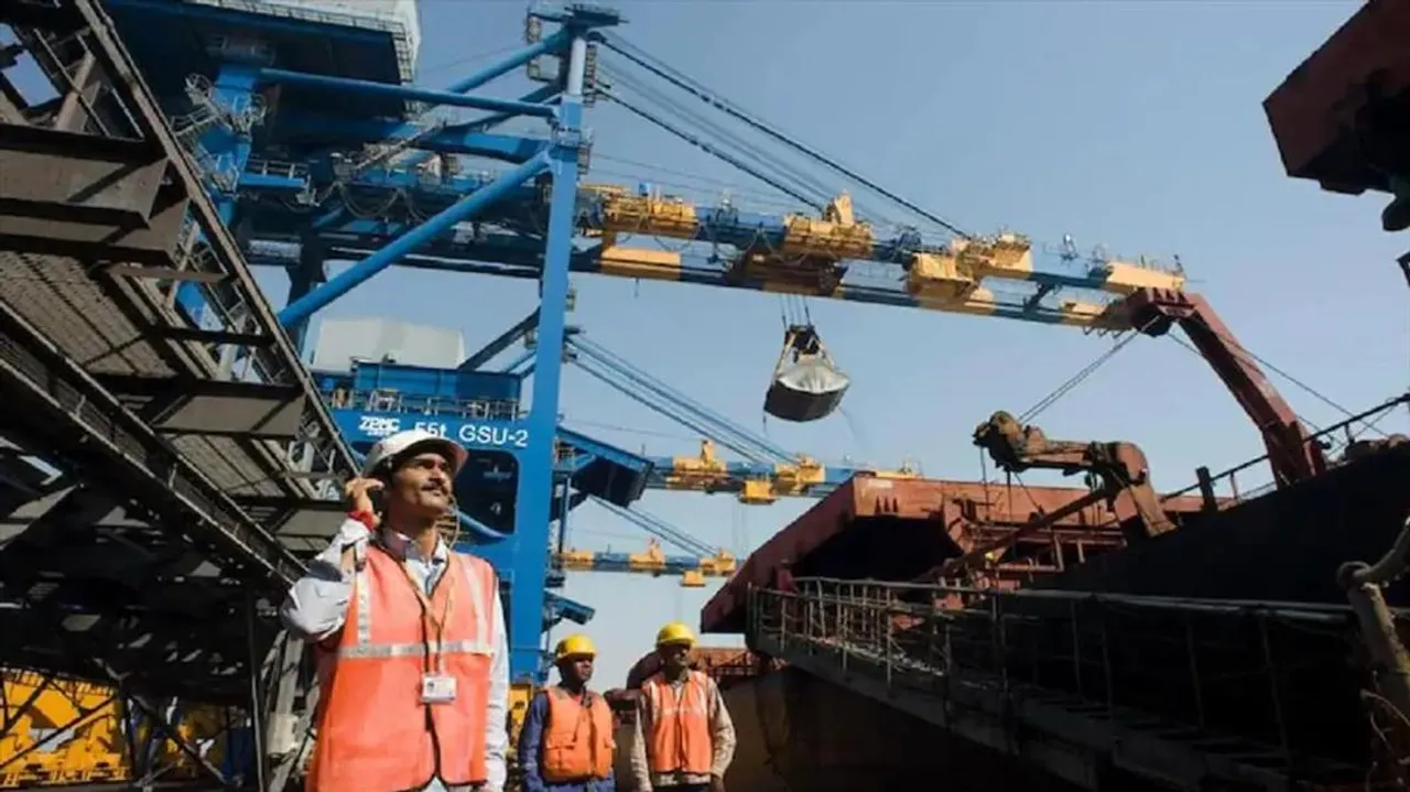 अडानी पोर्ट पर नहीं उतरेगा पाकिस्तान समेत तीन देशों का कार्गो