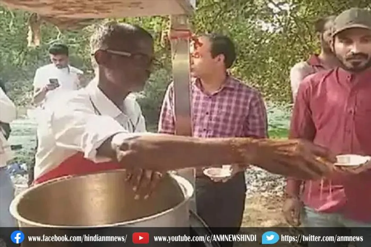 सबसे तीखे गोलगप्पे, जंहा आधार कार्ड दिखाकर पकड़ाते हैं दोना