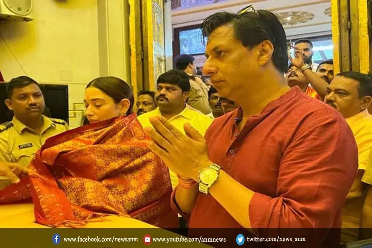 मधुर भंडारकर और तमन्ना भाटिया पहुंचे सिद्धिविनायक के दर्शन करने