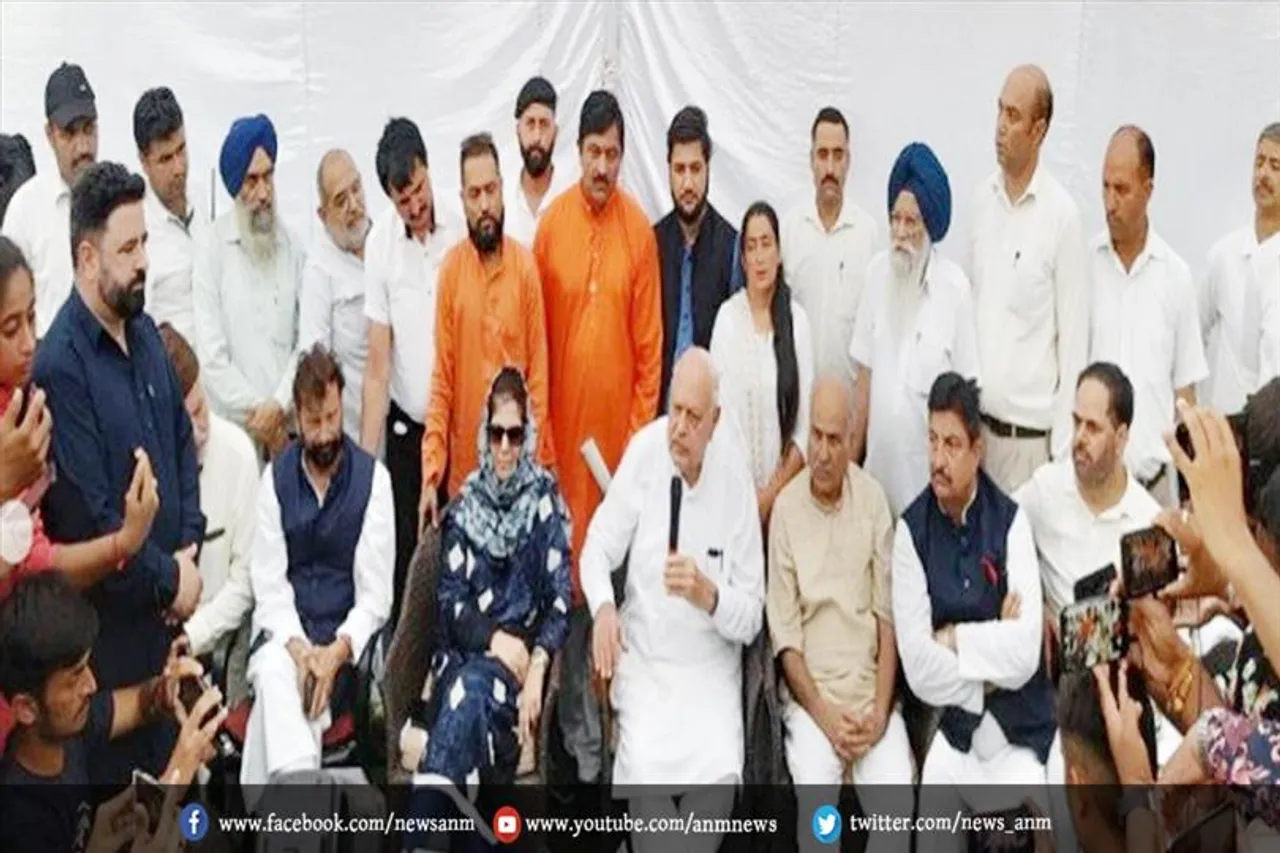 बाहरी प्रदेशों के लोगों को मतदाता बनाने पर सवाल
