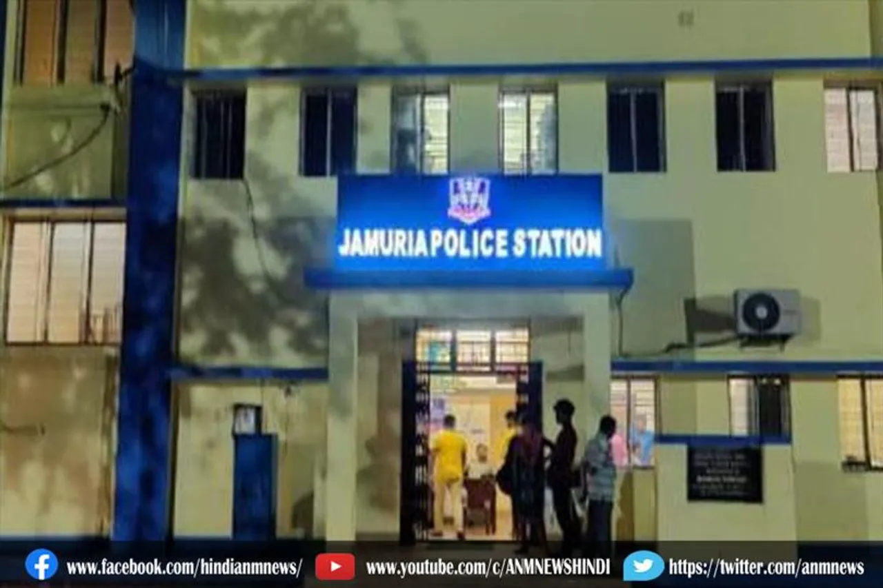 आदिवासी महिलाएं पुरुषों ने जामुड़िया थाना में किया बवाल