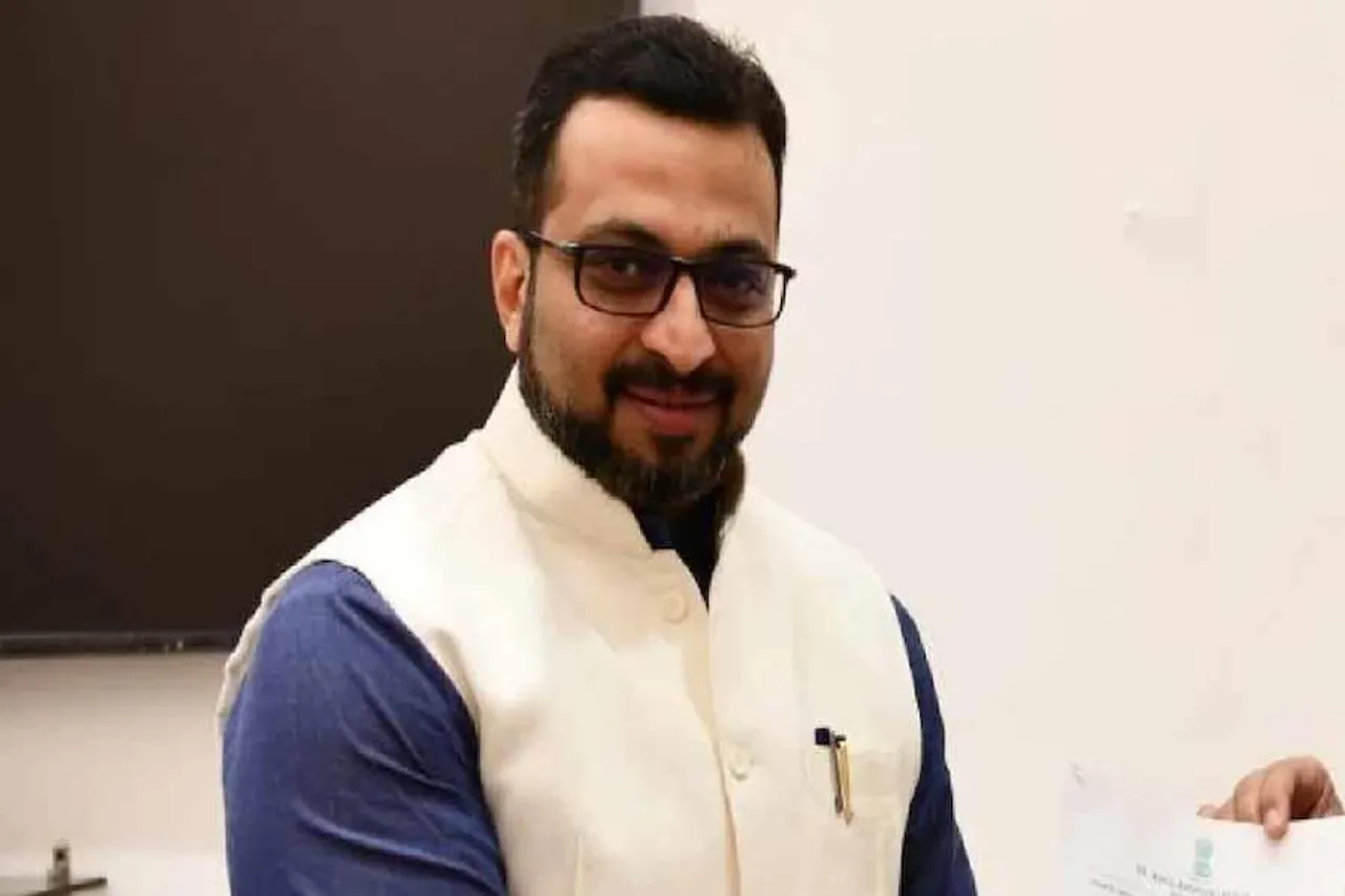 इस फिल्म में एनसीपी सांसद ने निभाया नाथूराम गोडसे का रोल