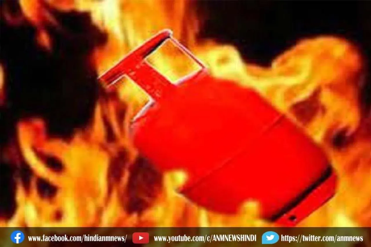 कार में लगे गैस सिलेंडर में विस्फोट से एक व्यक्ति की मौत