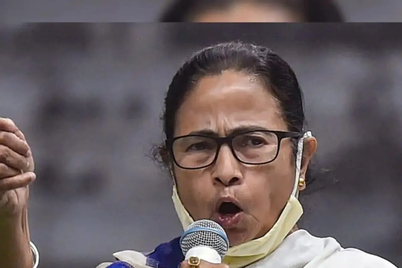 ममता बनर्जी का दावा-दोनों वैक्सीन लगवाने वाले अधिकतर लोगों को हो रहा कोविड