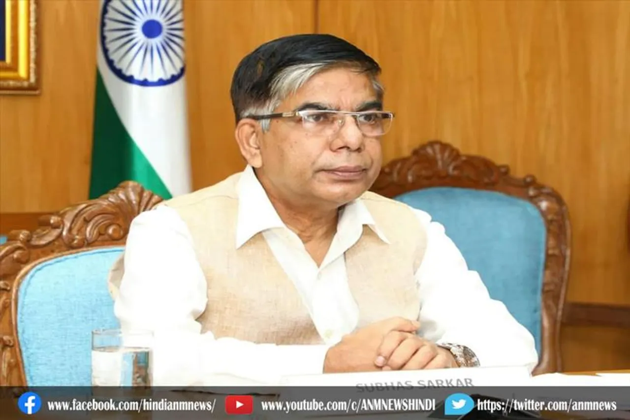 शिक्षा राज्य मंत्री ने दी छात्र-छात्राओं को बधाई