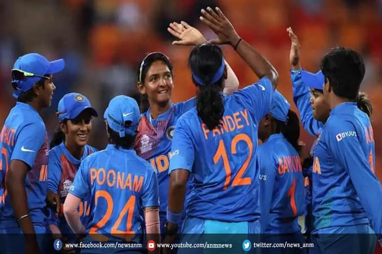 अब क्रिकेट में पुरुष खिलाड़ियों के बराबर महिला खिलाड़ि