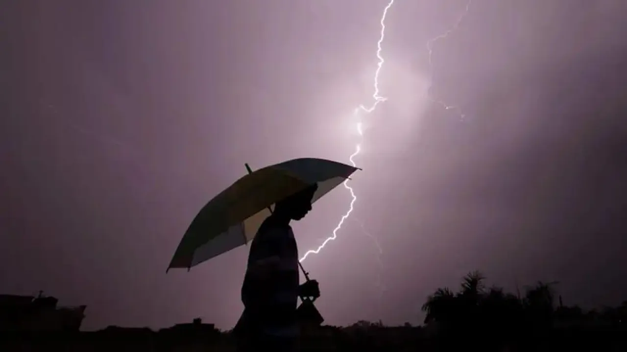 बिजली गिरने से UP में 37 लोगों की मौत