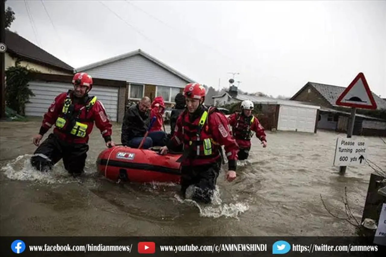 लंदन के घरों में पानी भर गया