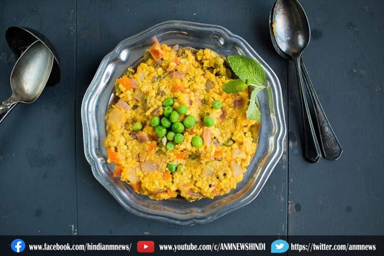 जानिए कैसे बनाएं गाजर मटर खिचड़ी