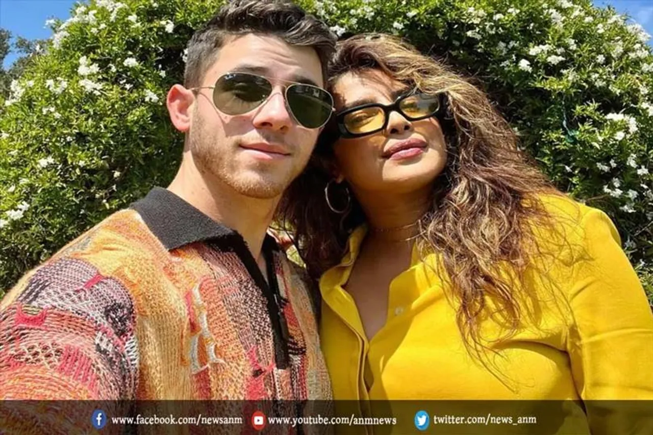 प्रियंका चोपड़ा-निक जोनास लाइव कॉन्सर्ट के बीच झूमते-गाते