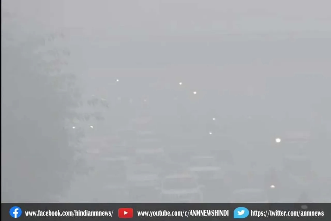 कोहरे से ढंकी राजधानी