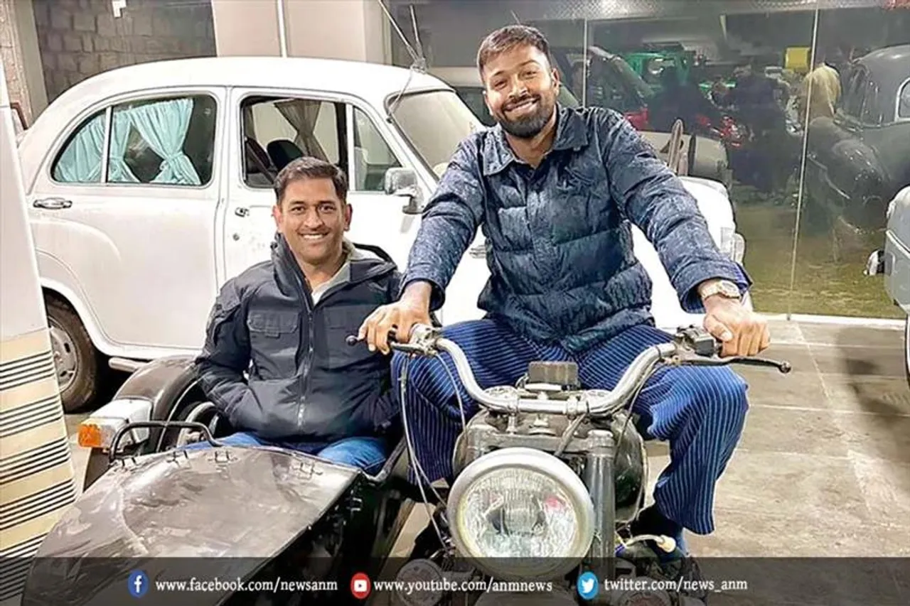 'शोले 2 कमिंग सून': बाइक पर धोनी के साथ हार्दिक पांड्या का 'ब्रोमांस' हुआ वायरल