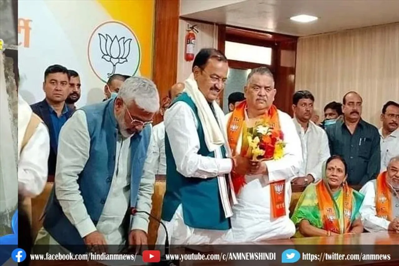 सपा छोड़ बीजेपी में शामिल हुए पूर्व पीएम चंद्रशेखर