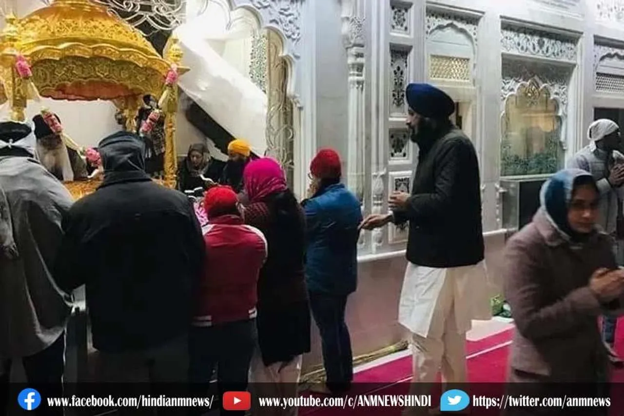 स्वर्ण मंदिर में माथा टेकते दिखे मजीठिया