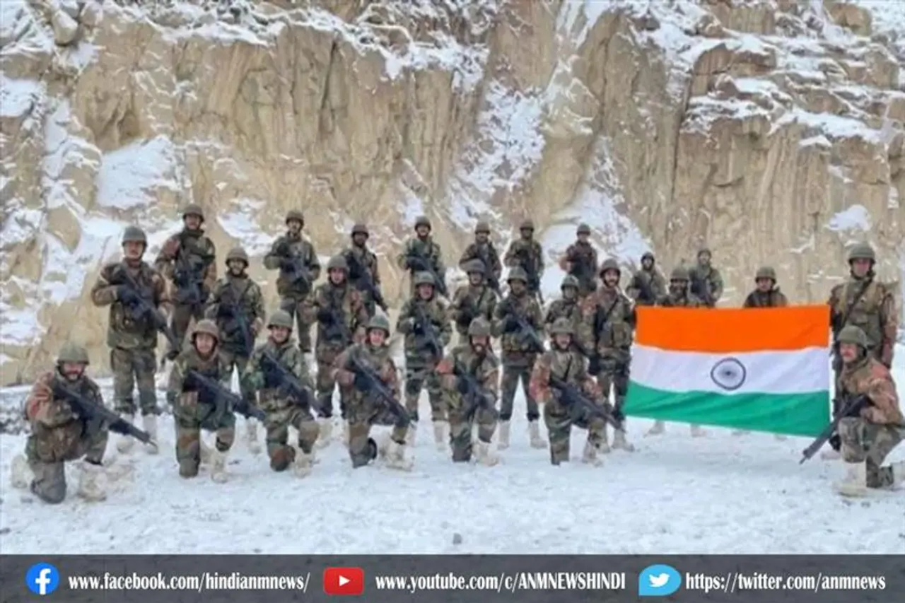 लद्दाख की गलवान घाटी में सीमा पर तिरंगा फहराया भारतीय सेना