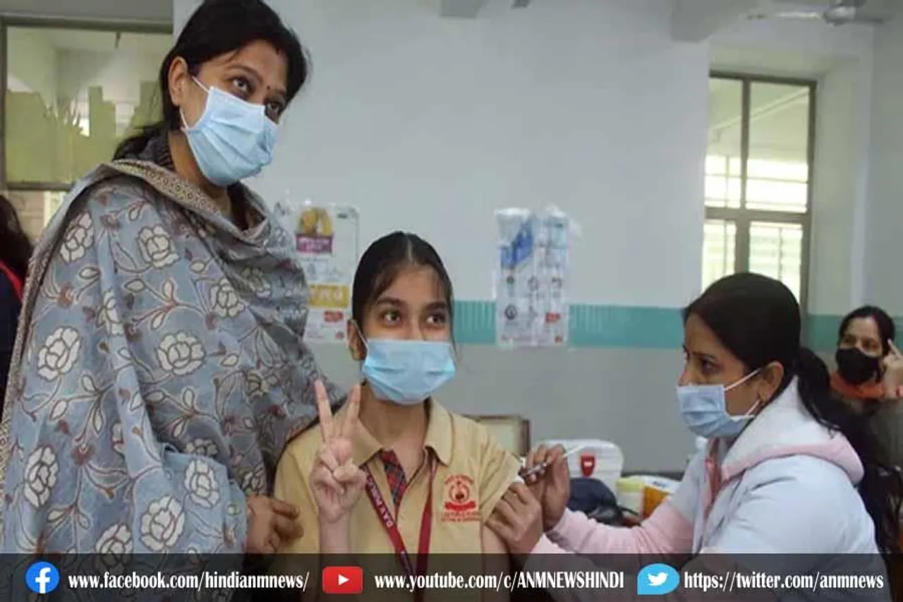 15-18 साल के बीच के 65% किशोरों को वैक्सीन की डोज